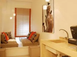 Pantheon 2 Bed and Breakfast 3*